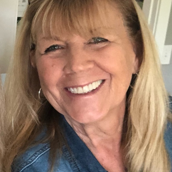hollyallison944